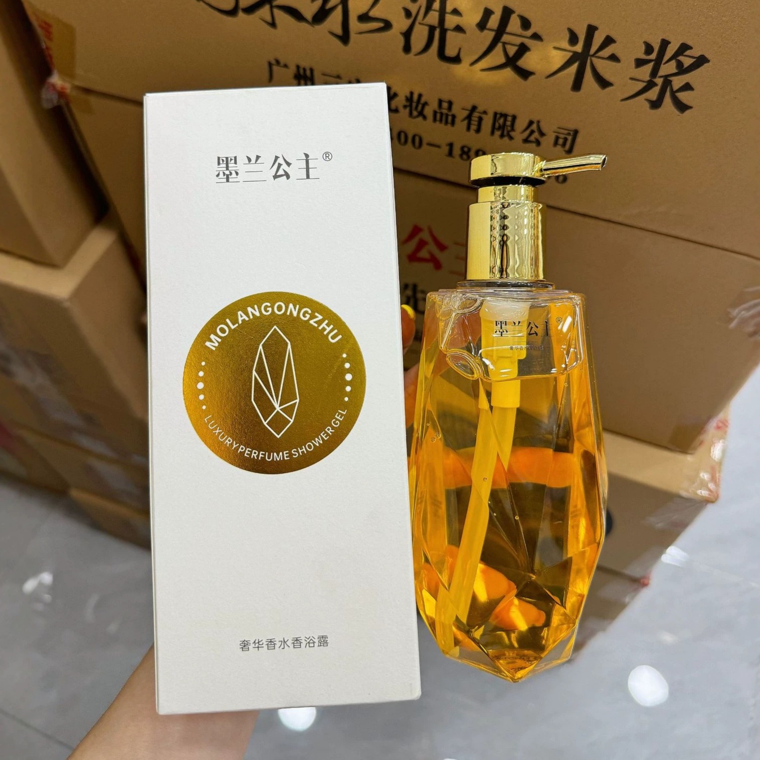 モランプリンセス ラグジュアリーパフューム ボディウォッシュ - Perfume Fragrance Families のレビューと価格