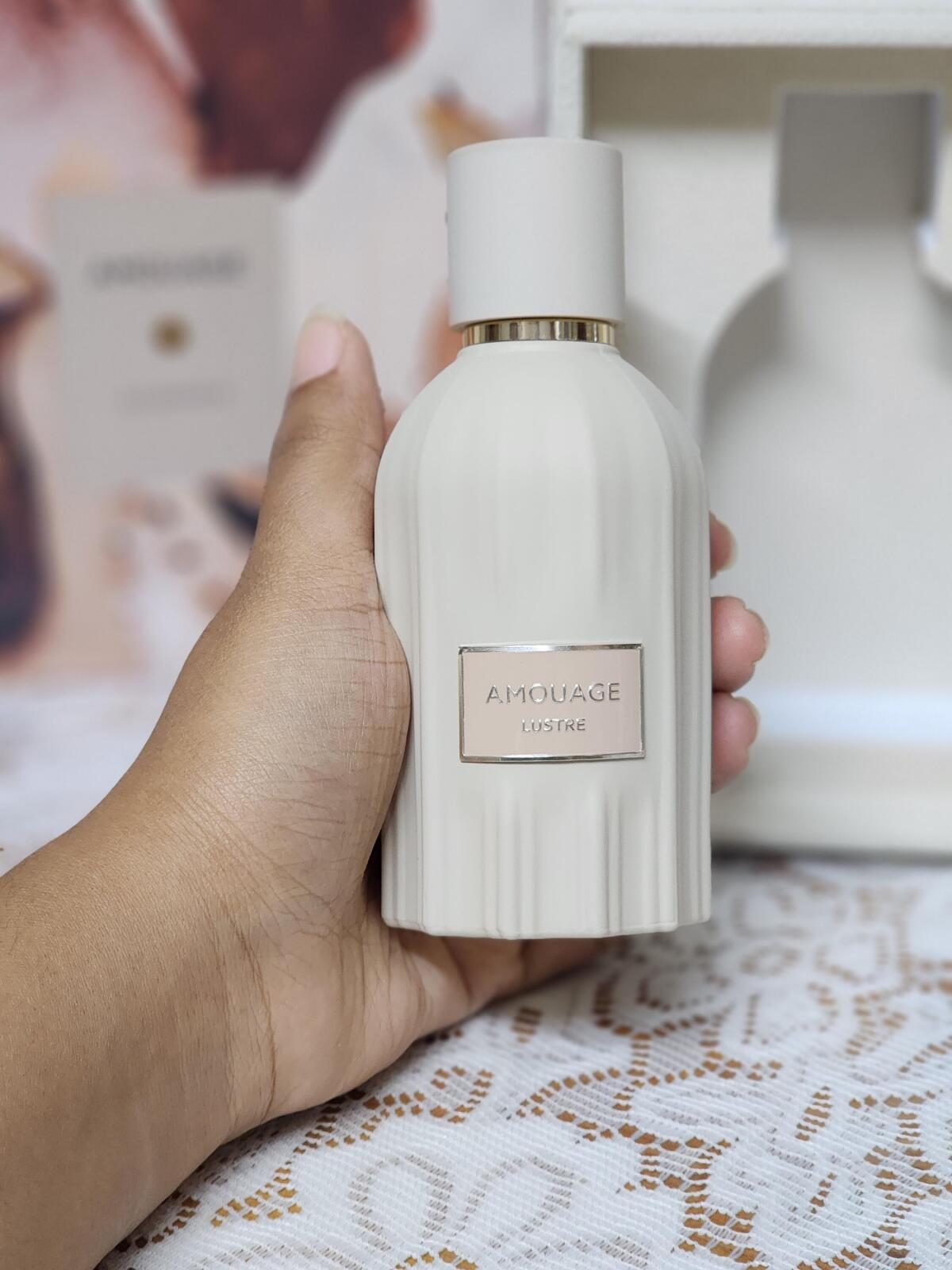 アムアージュ ラスター パフューム 100ml 高級感あふれ - Perfume Fragrance Families のレビューと価格